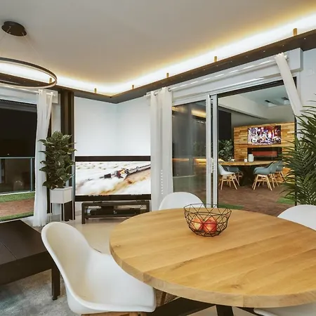 דירה Monaco View, Pool, Garage, 100 M2 Terrace בוסוליי