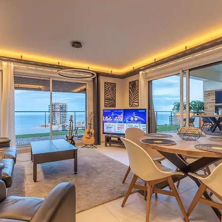 公寓 Monaco View, Pool, Garage, 100 M2 Terrace 博索莱伊