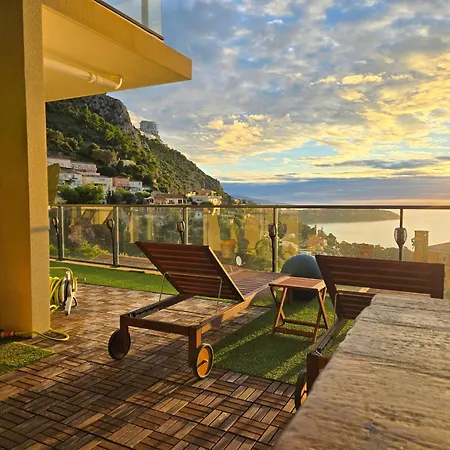 Apartman Monaco View, Pool, Garage, 100 M2 Terrace *