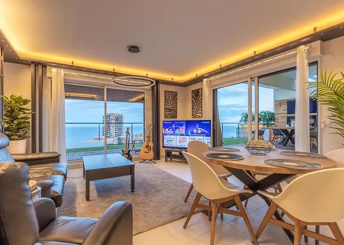公寓 Monaco View, Pool, Garage, 100 M2 Terrace 博索莱伊